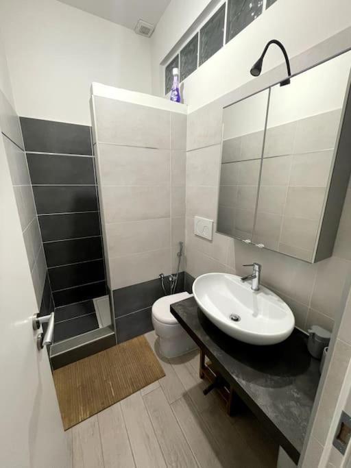 Domus Art Suites Merulana Rome Exterior photo